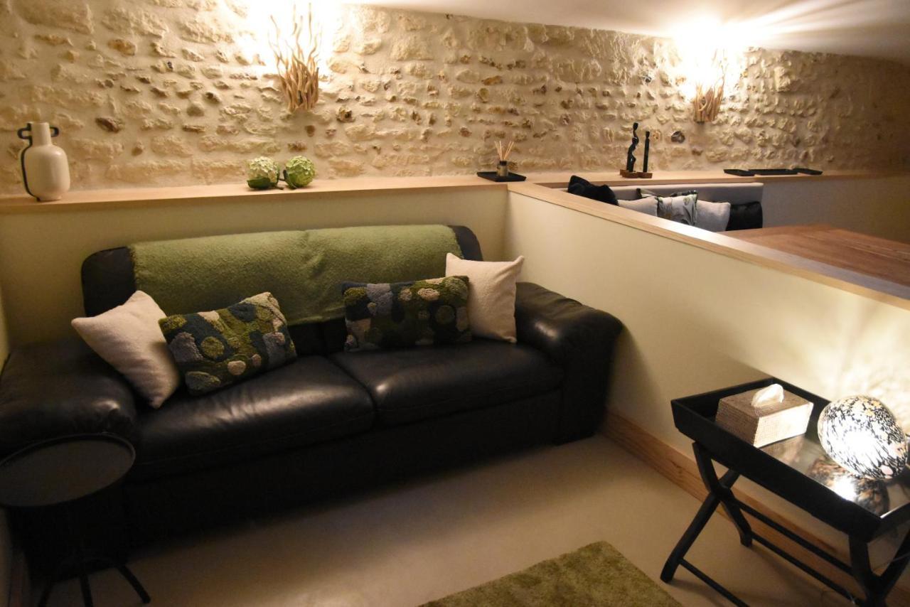 Girauderies Chambres D'Hotes/B+B Floirac  외부 사진