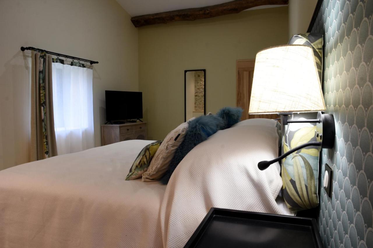 Girauderies Chambres D'Hotes/B+B Floirac  외부 사진